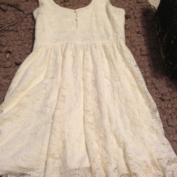 Dress - Picture 2 of 3
