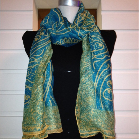 Beautiful Scarf - Picture 1 of 1