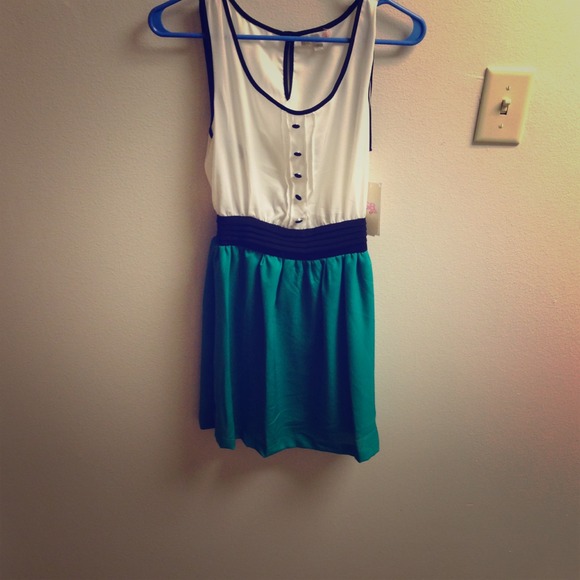 Gianni Bini dress w/ buttons and cross cross back - Picture 1 of 4