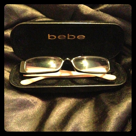💯% bebe glasses