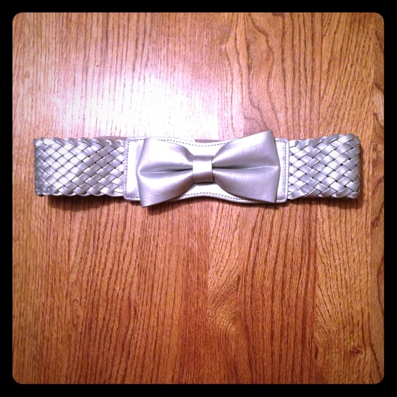 Cute silver Bow belt!!🎀🎀 🚫sold🚫