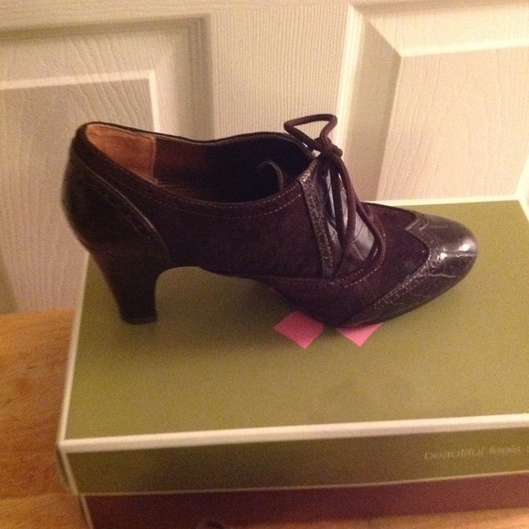 Shoes - Picture 3 of 3
