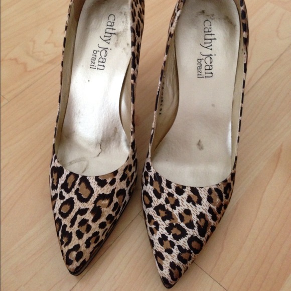 Shoes - Picture 3 of 4