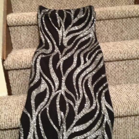 Black and silver sparkle dress 💎