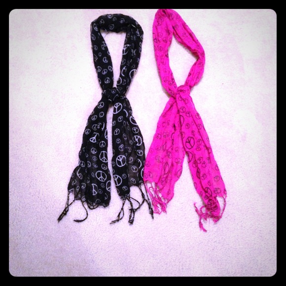 Peace Sign Scarves!🚫sold in bundle🚫