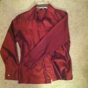 Gorgeous burgundy Express button down