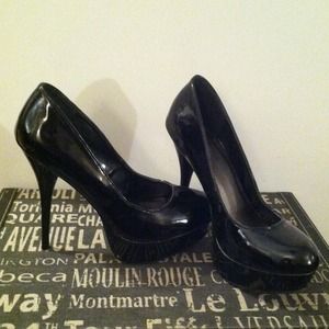 💌TRADED💌Patent Leather Black Pumps