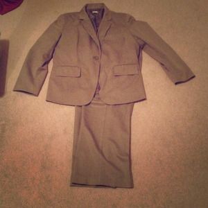 Brown Woman's Worthington Suit - Sz 18
