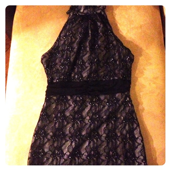 💌SOLD💌 High neck sparkly black/silver top.