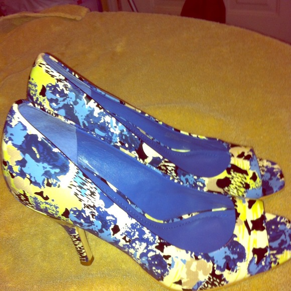 Blue, yellow and white colorful stilettos