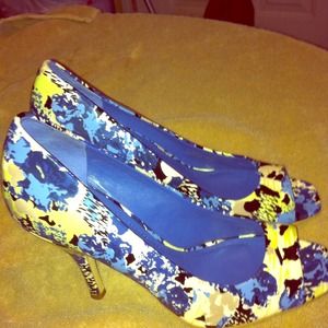 Blue, yellow and white colorful stilettos