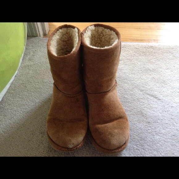 Authentic uggs - Picture 2 of 3