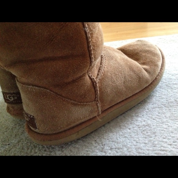 Authentic uggs - Picture 3 of 3