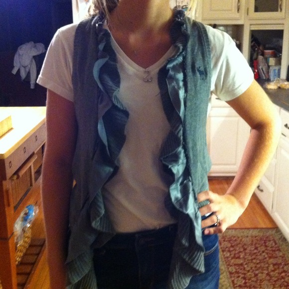Abercrombie grey sweater vest cardigan with ruffle