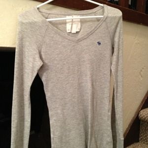 Grey long sleeve Abercrombie top