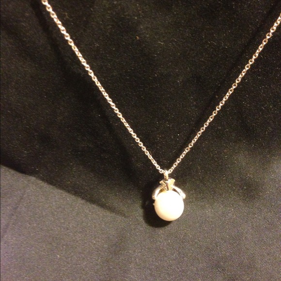 🆕Delicate Bear-hug-peral Necklace