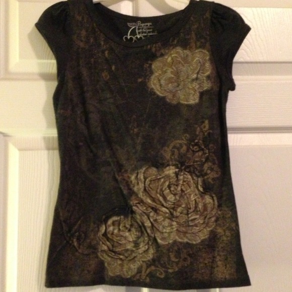 Black top with creamish designs