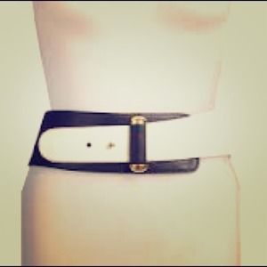 Authentic Raina vixon leather belt