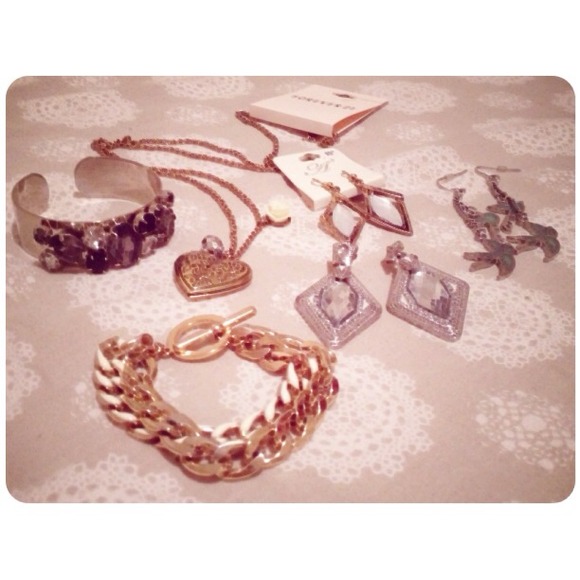 Traded***Lot of 6 pc jewelry
