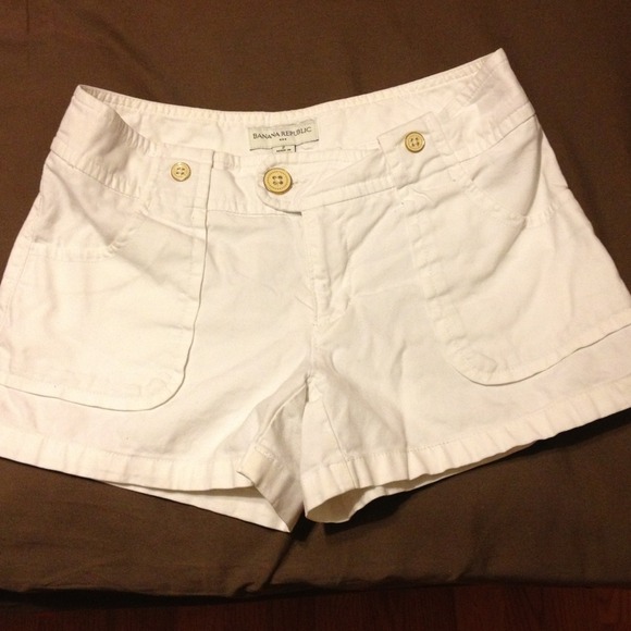 💥Traded💥White Banana Republic shorts