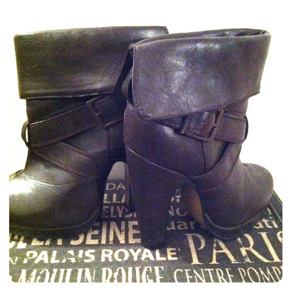 🎀BUNDLED🎀Black & Brown booties!