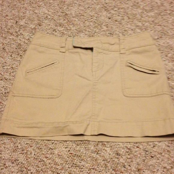 American eagle tan skirt