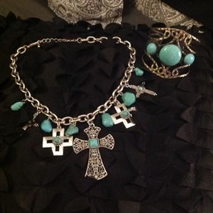 Beautiful Necklace & Bracelet Set