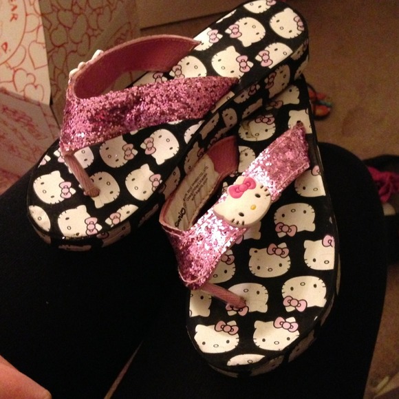 Girls hello kitty sparkle flip flops