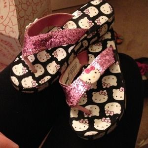 Girls hello kitty sparkle flip flops