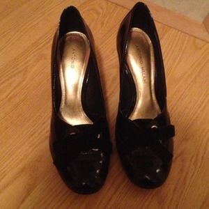 Oxford style patent heels