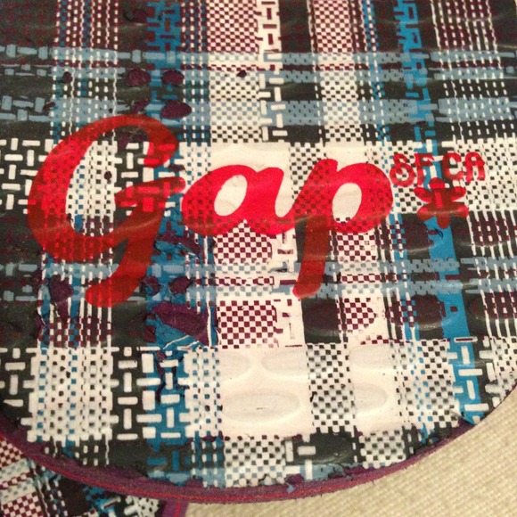 Cute flip flop bundle. - Picture 2 of 4