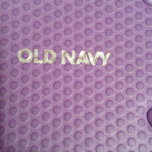 Cute flip flop bundle. - Picture 3 of 4