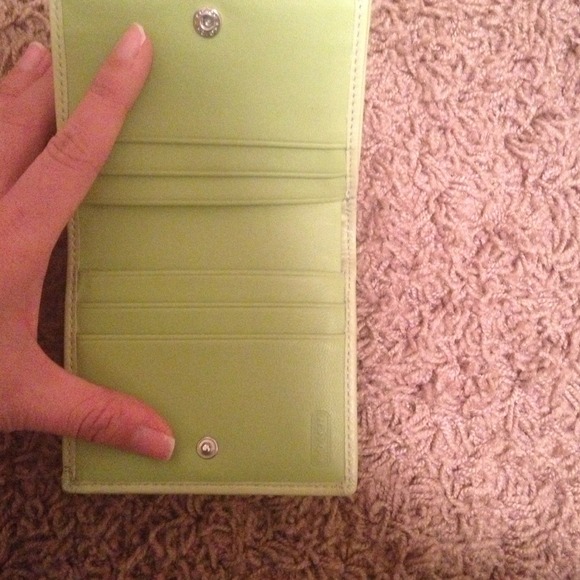🚫SOLD🚫Coach Wallet - Picture 2 of 4