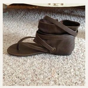 Sexy sandal, worn once