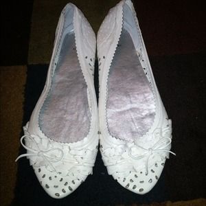 BAKERS FLATS LIKE NEW