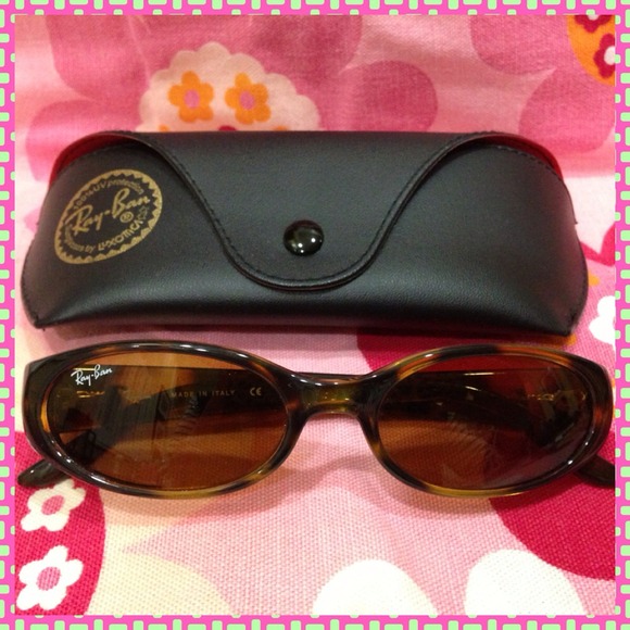 Ray-Ban Accessories - REDUCED!!!Ray Ban side street style 2128 glasses.
