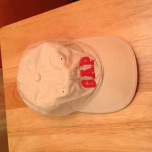 Gap cap.