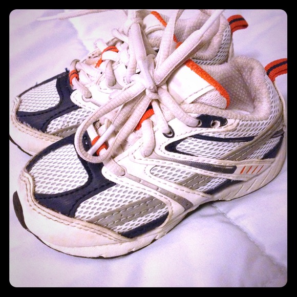 Used toddler boys sneakers
