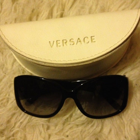 Versace Accessories - ⬇Versace sunglasses