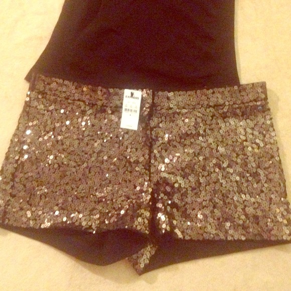 🚫RESERVED🚫Express gold sequins dressy shorts