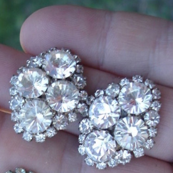 Accessories - Cute Vintage earrings! Estimated to be from 1930s!