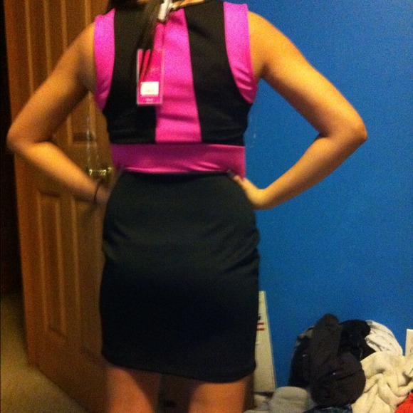 Pink and black dress - Picture 2 of 2
