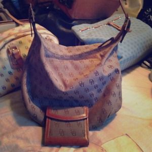 D&B canvas handbag