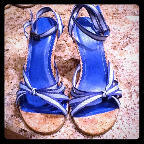 Bundle 2 cork wedges for @meecojalan