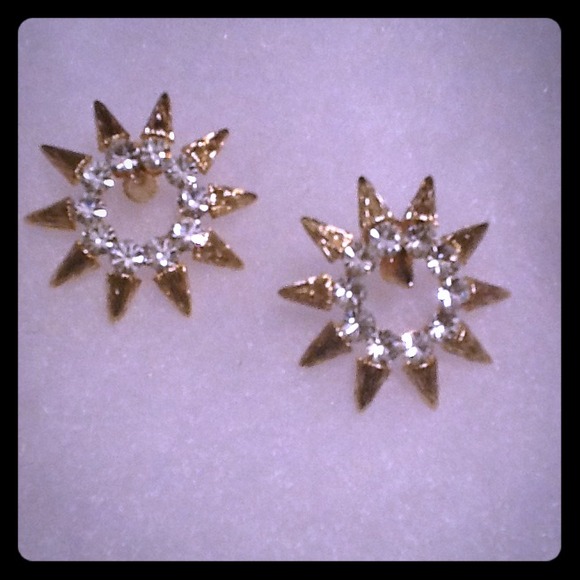 NWOT Rhinestone and Spikes Wreath