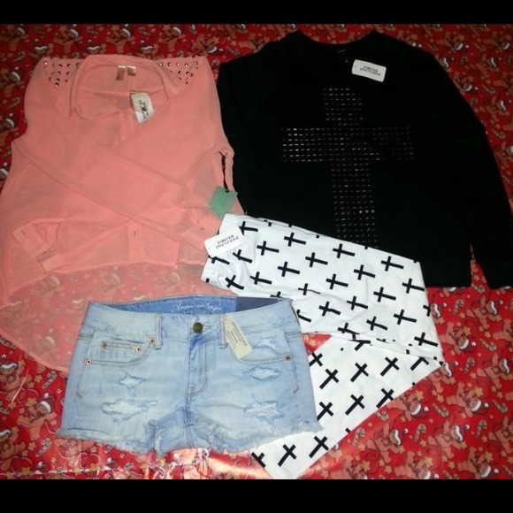 Exclusive four piece bundle NO TRADES!! $35 via PP