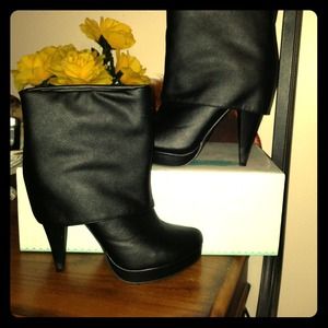 Black Heel Cuff Boots