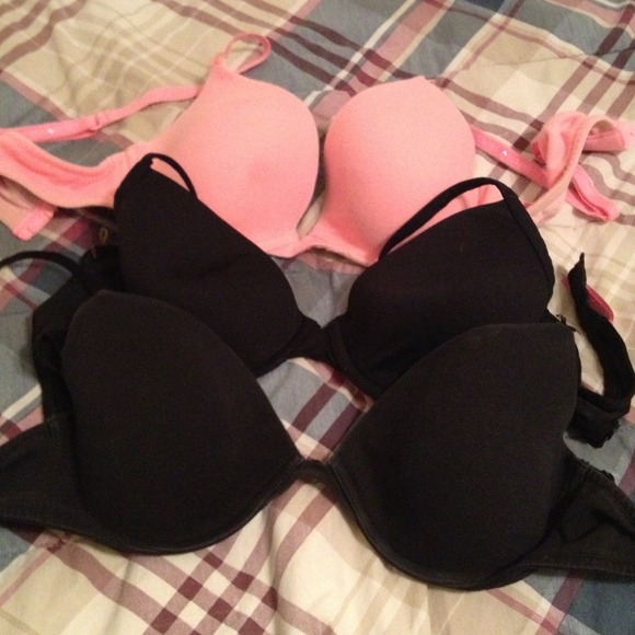 3 Victoria secret bras