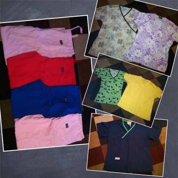 Name brand scrubs size small :) Cherokee urbane