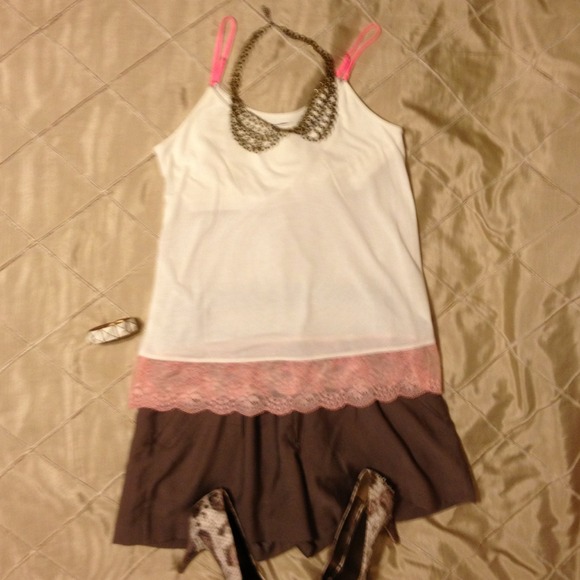 🌸BUNDLED🌸Cute Tank with NEON pink staps & pink